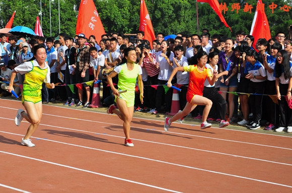 学校2015年田径运动会暨教职工运动会圆满落幕