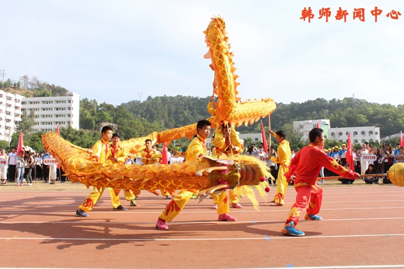 学校2015年田径运动会暨教职工运动会圆满落幕