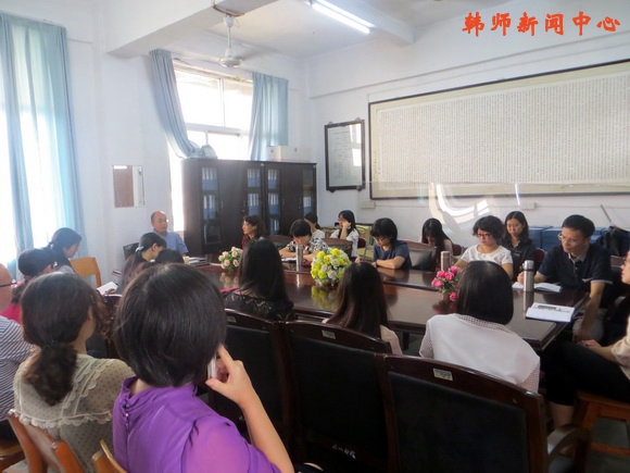广东外语外贸大学英语语言文化学院院长温宾利教授莅校讲学